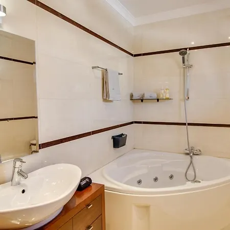 Private Deluxe 3bd Pool Wi-fi Ac Bbq *